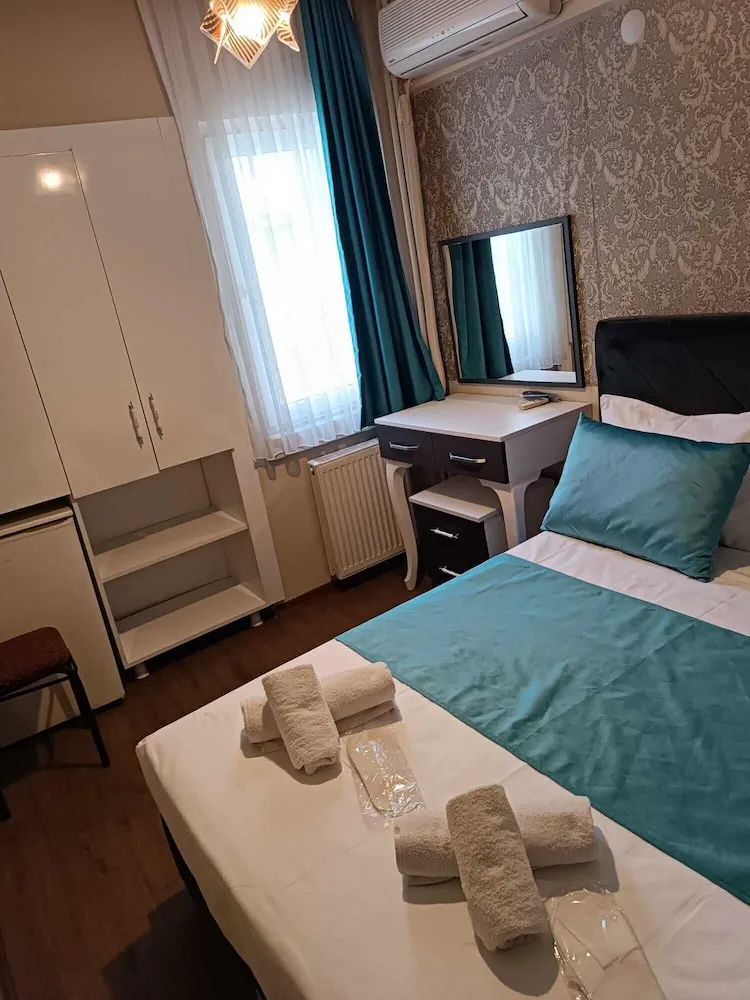 Classic Tek Büyük Yataklı Oda