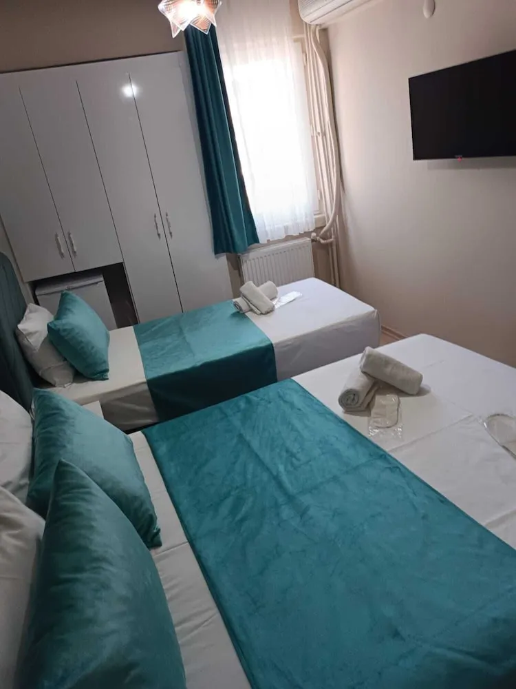 Classic Üç Kişilik Oda