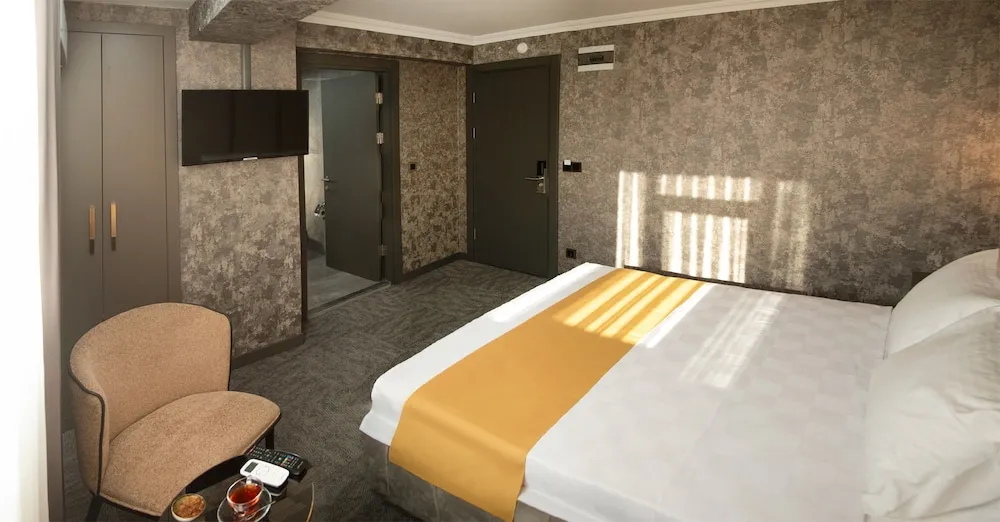 Standard Tek Büyük Yataklı Oda