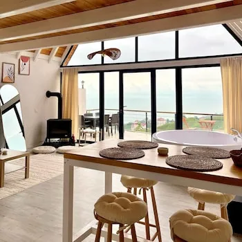Hangalow House