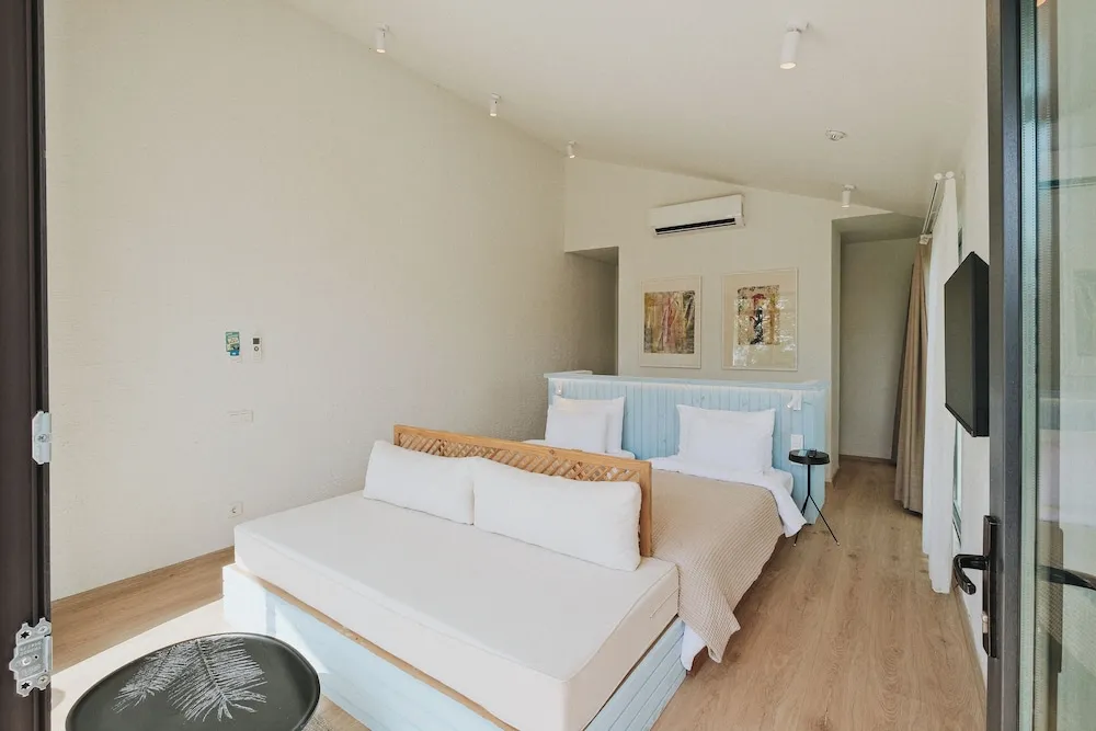 Junior Suite with Garden View