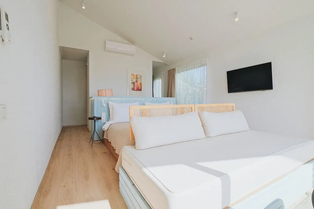 Junior Suite with Garden View