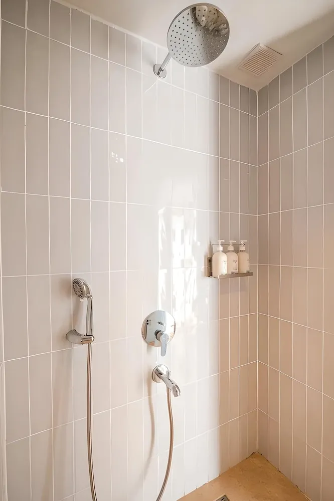 Deluxe Room with King Bed Sea View