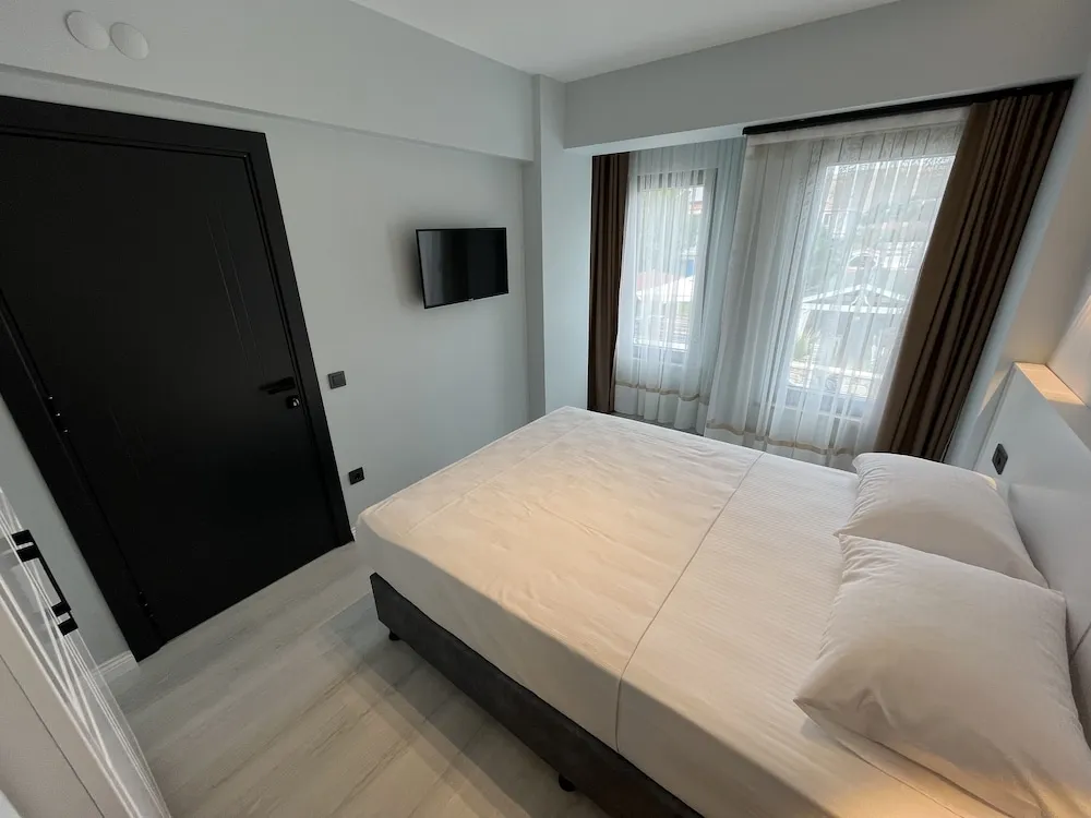 Comfort Tek Büyük Yataklı Oda