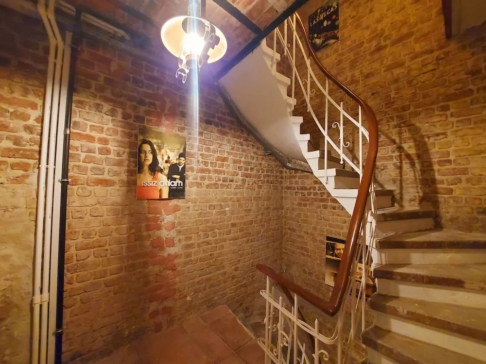 Comfort Oda, 1 Büyük (Queen) Boy Yatak, Sigara İçilmez, Şehir Manzaralı