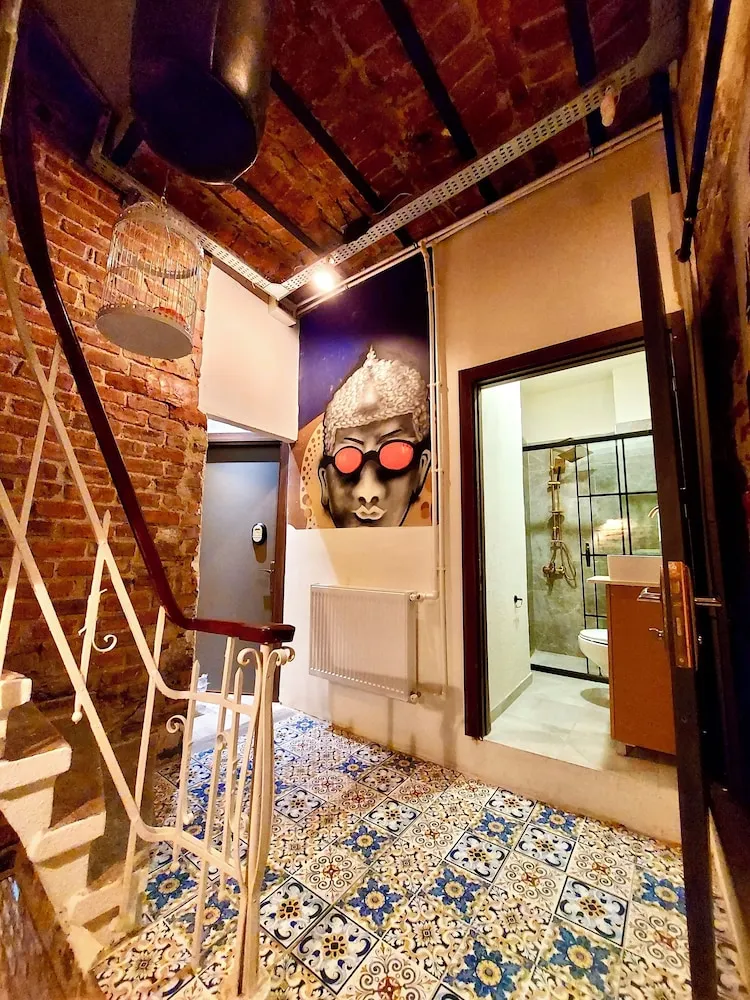 Comfort Oda, 1 Büyük (Queen) Boy Yatak, Sigara İçilmez, Şehir Manzaralı