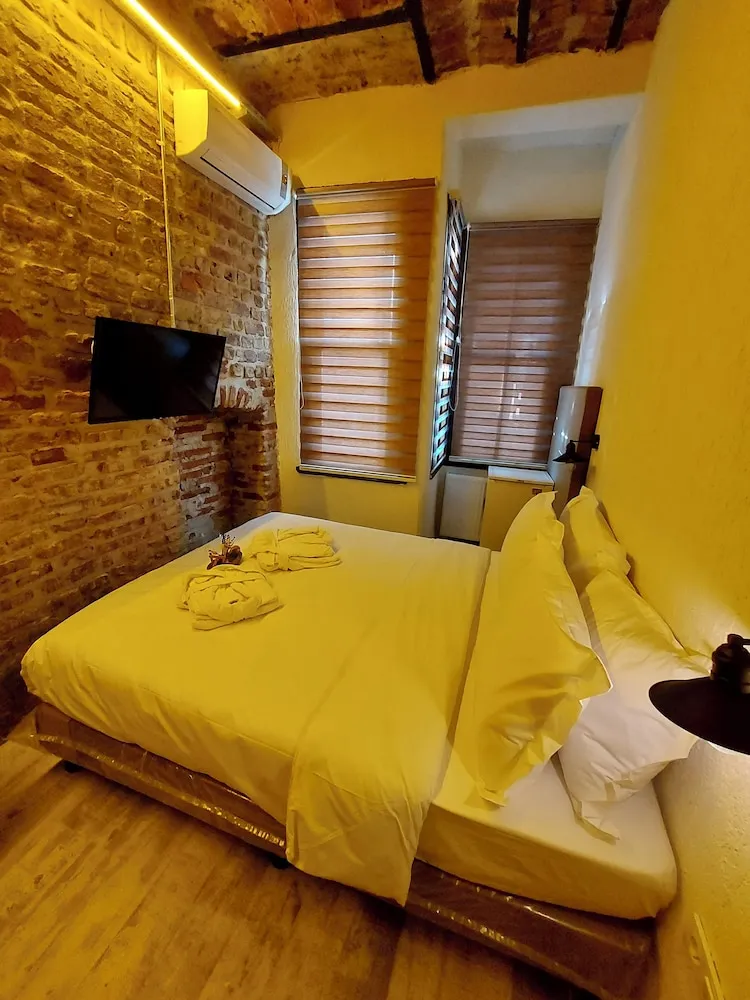 Comfort Oda, 1 Büyük (Queen) Boy Yatak, Sigara İçilmez, Şehir Manzaralı