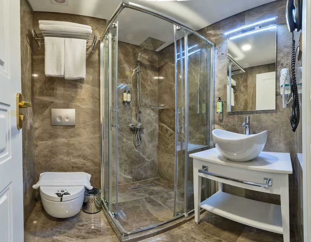 Deluxe Üç Kişilik Oda