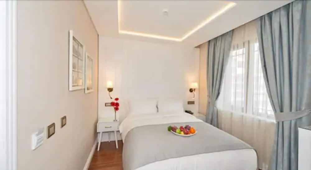 Economy Büyük Yataklı Tek Kişilik Oda