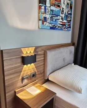 Nicer Hotel