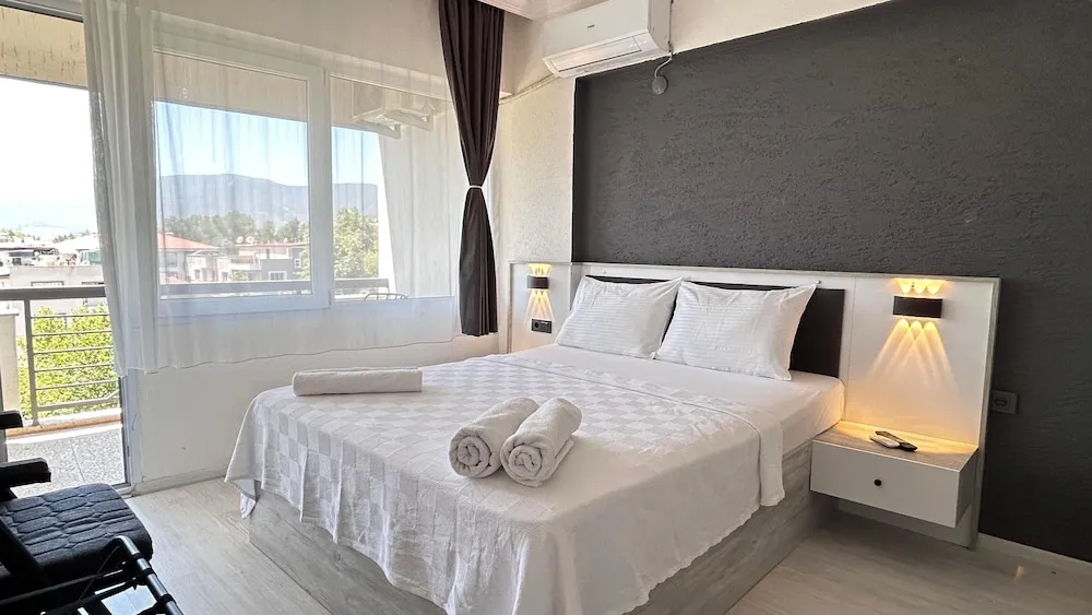 Standard Tek Büyük Yataklı Oda, Balkon, Şehir Manzaralı