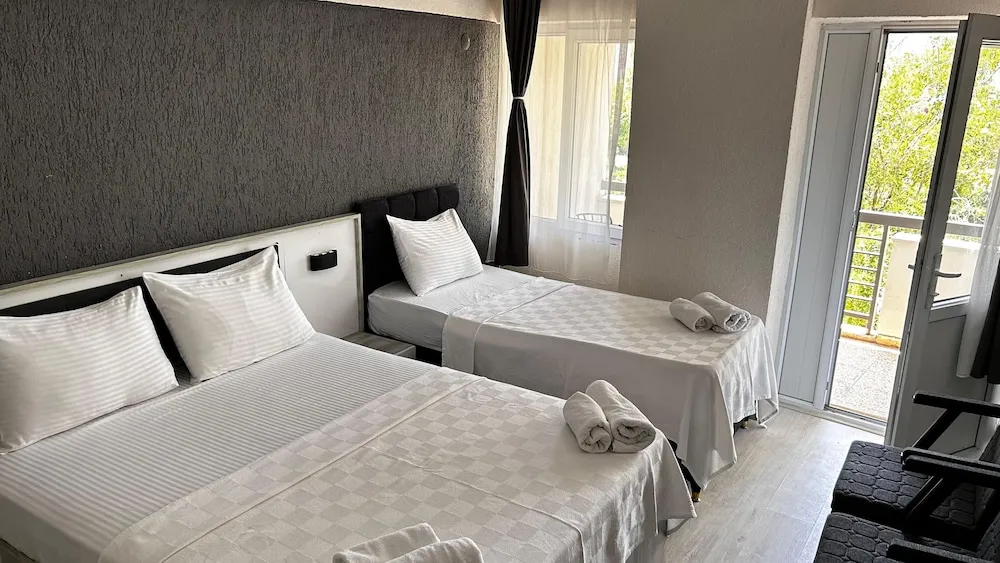 Comfort Üç Kişilik Oda, Balkon, Şehir Manzaralı