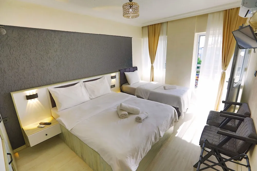 Comfort Üç Kişilik Oda, Balkon, Şehir Manzaralı
