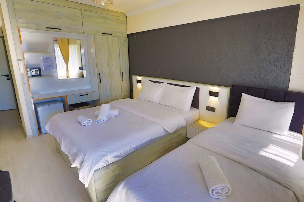Comfort Üç Kişilik Oda, Balkon, Şehir Manzaralı