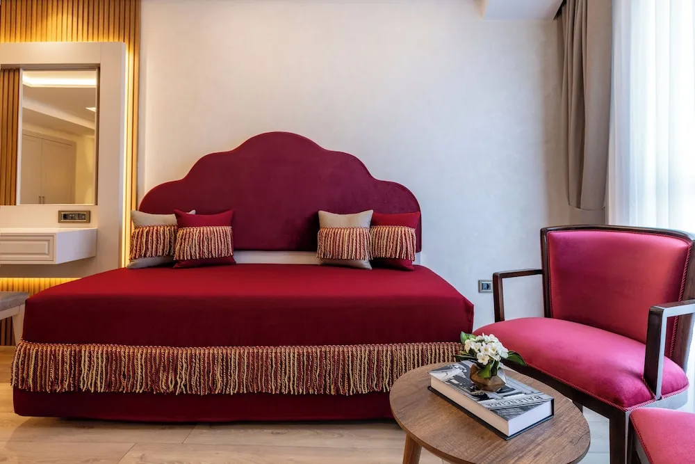 Deluxe Tek Büyük Yataklı Oda