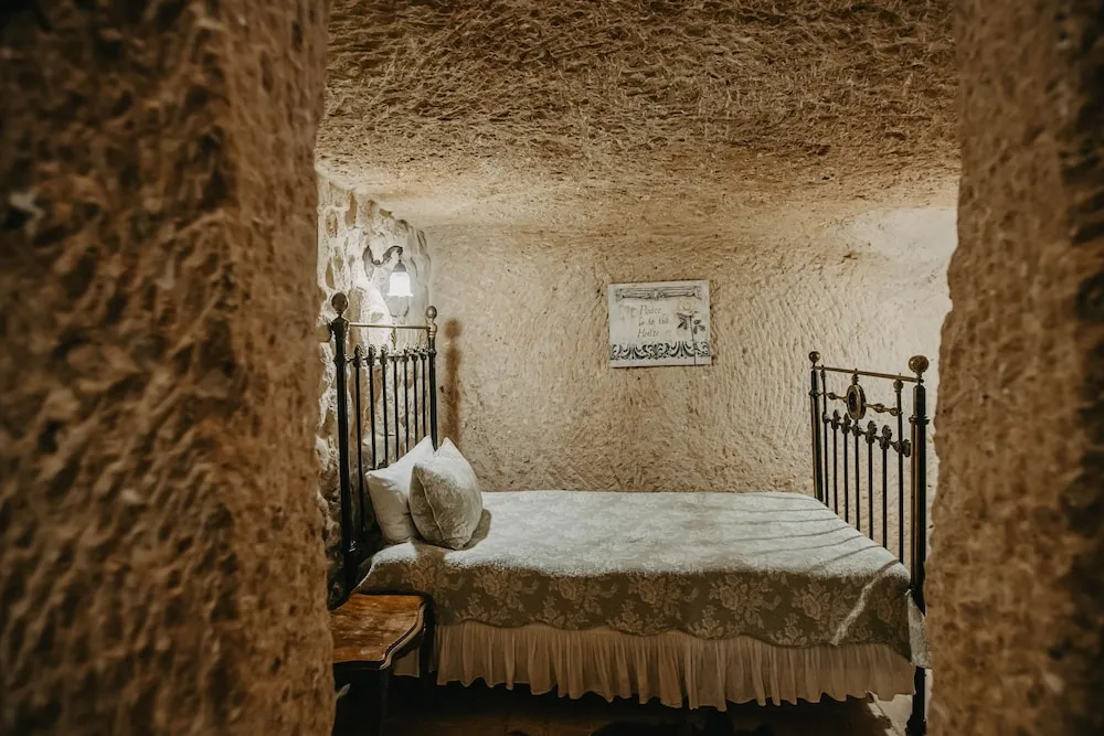 Splendid Cave Suite