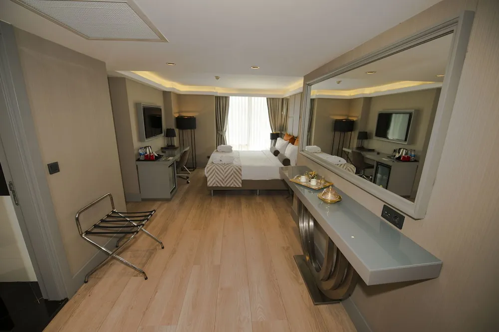 King Suite Sea View Room