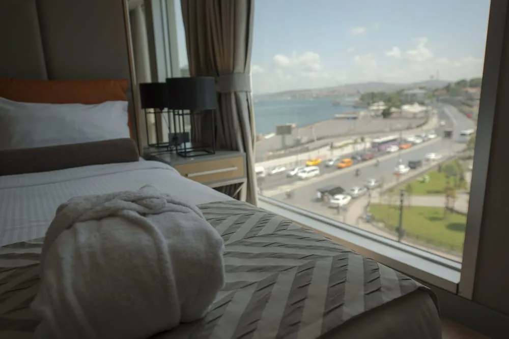 Deluxe Tek Büyük veya İki Ayrı Yataklı Oda, 1 Yatak Odası, Kısmi Deniz Manzaralı