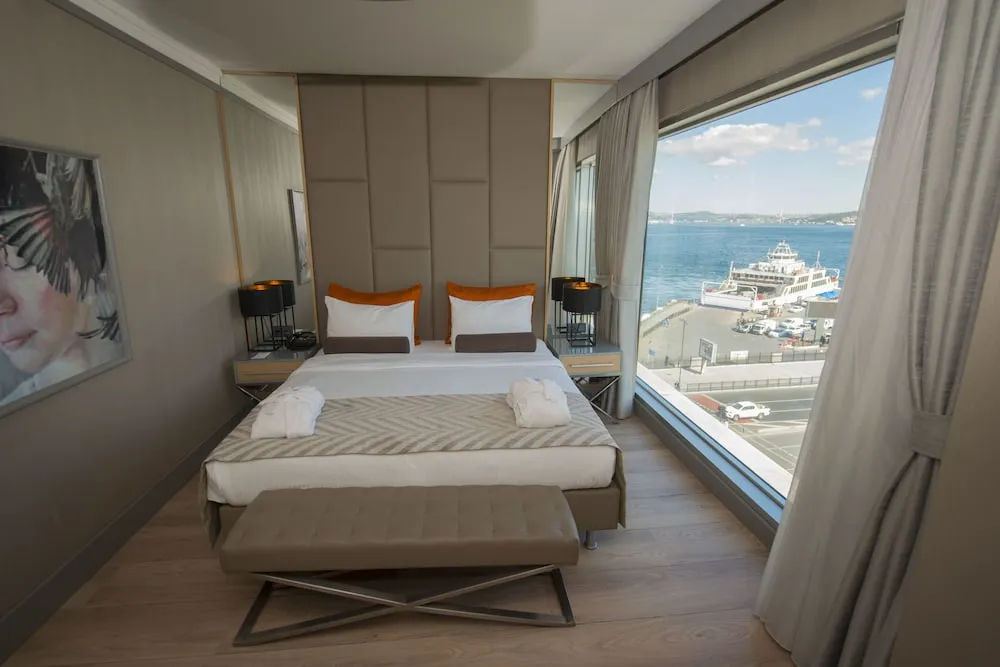 Deluxe Tek Büyük veya İki Ayrı Yataklı Oda, 1 Yatak Odası, Kısmi Deniz Manzaralı
