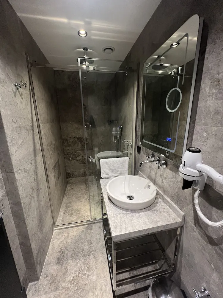 Economy Üç Kişilik Oda