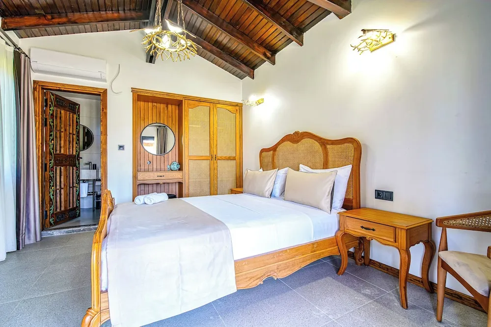 Honeymoon Tek Büyük Yataklı Oda