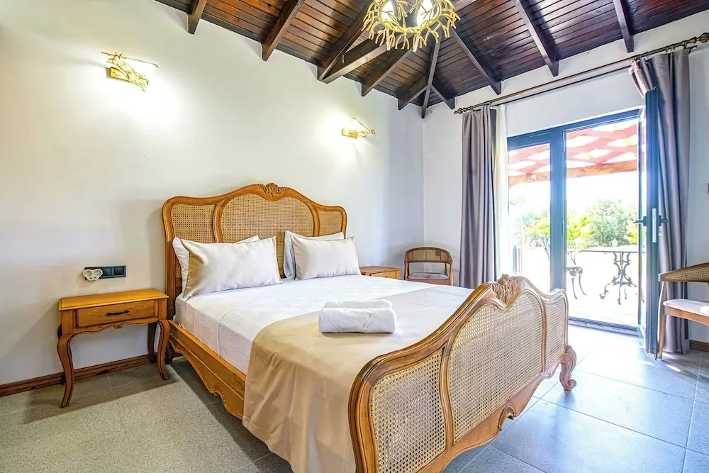 Honeymoon Tek Büyük Yataklı Oda