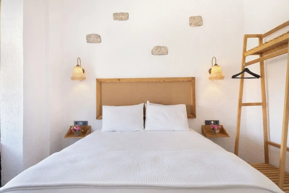 Deluxe Room with Bay Window