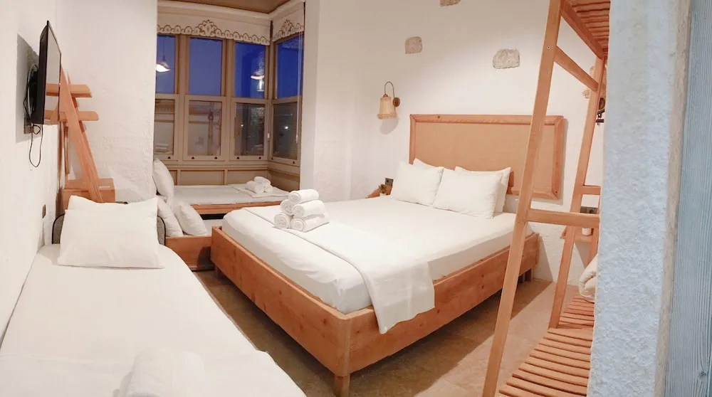 Deluxe Room with Bay Window