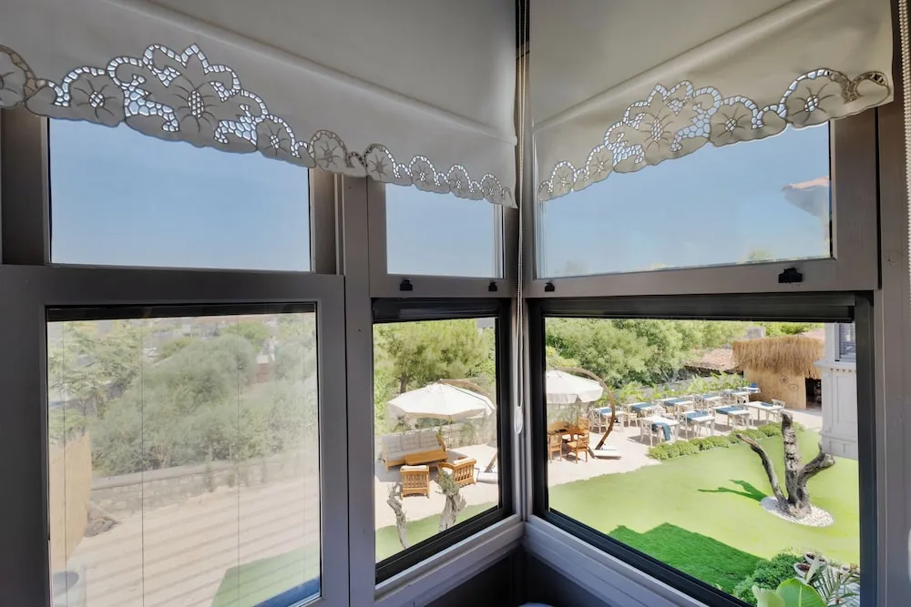 Deluxe Room with Bay Window