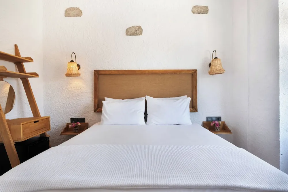 Deluxe Room with Bay Window