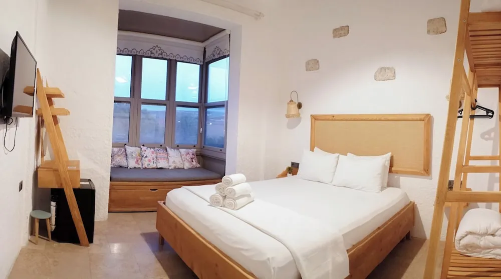 Deluxe Room with Bay Window