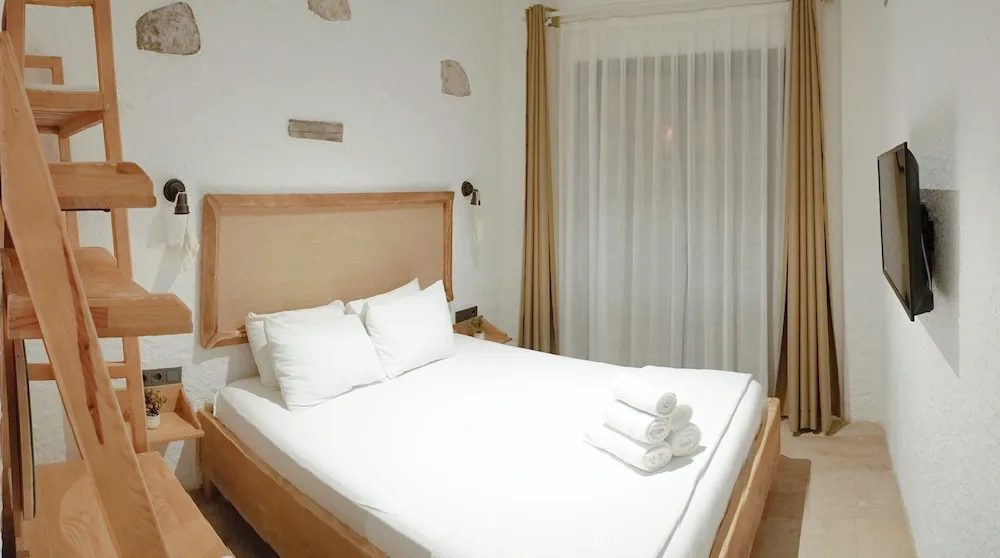 Deluxe Room - French Balcony