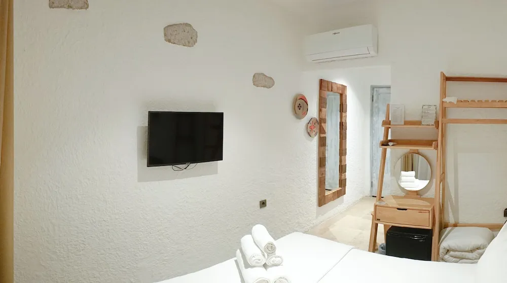 Deluxe Room - French Balcony
