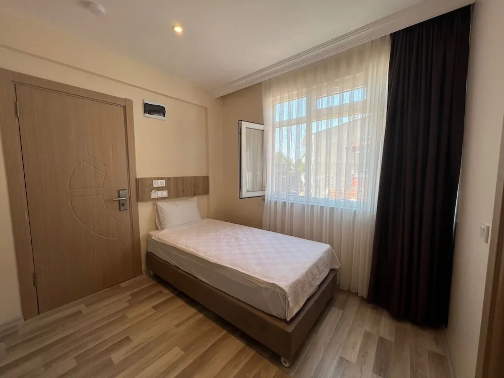 Comfort Tek Büyük Yataklı Oda, 1 Büyük (Queen) Boy Yatak, Sigara İçilebilir, Deniz Manzaralı