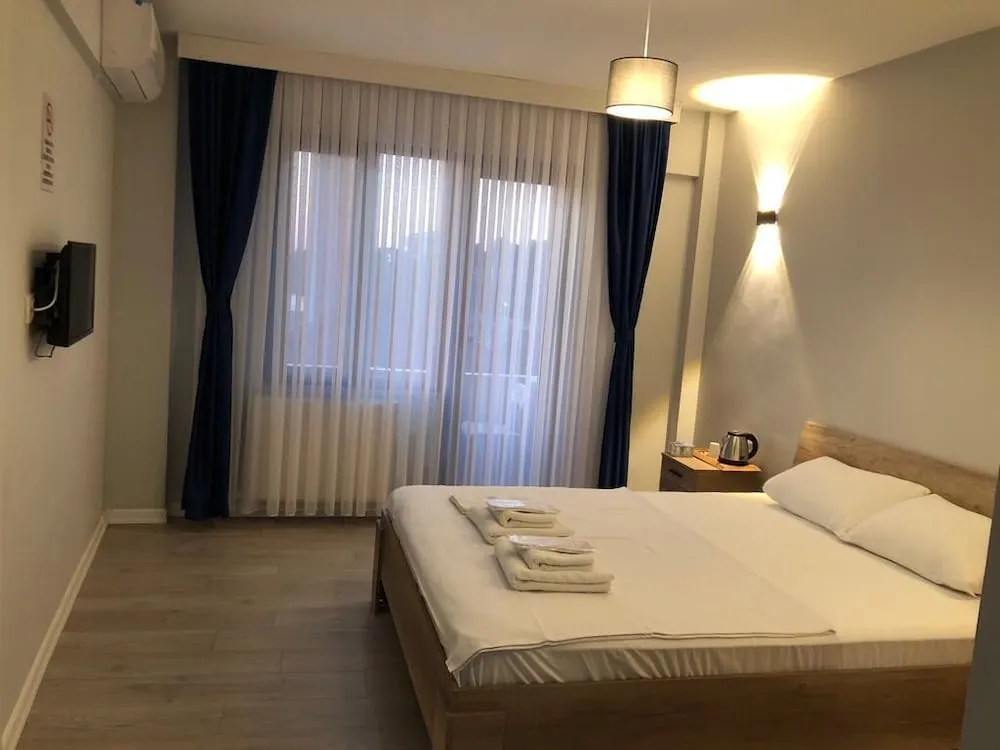 Luxury Tek Büyük Yataklı Oda