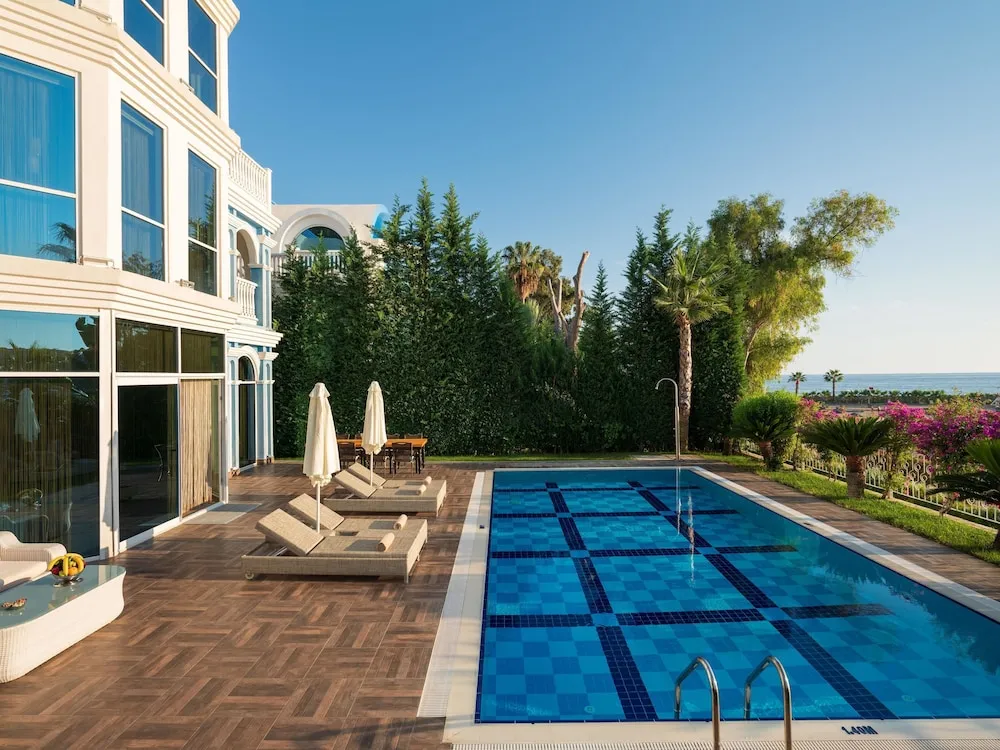 Presidential Villa, Kişiye Özel Havuzlu