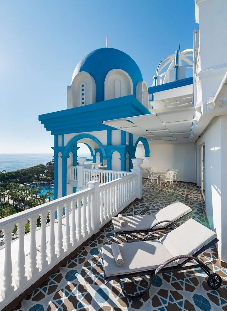 King Suite, Land View