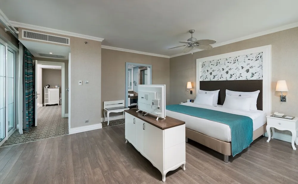 King Suite, Sea View