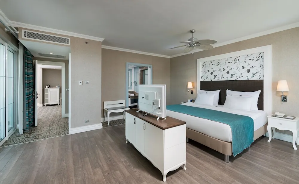 King Suite, Sea View