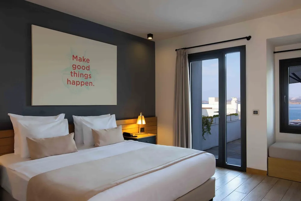 Deluxe Tek Büyük Yataklı Oda, Teras, Deniz Manzaralı