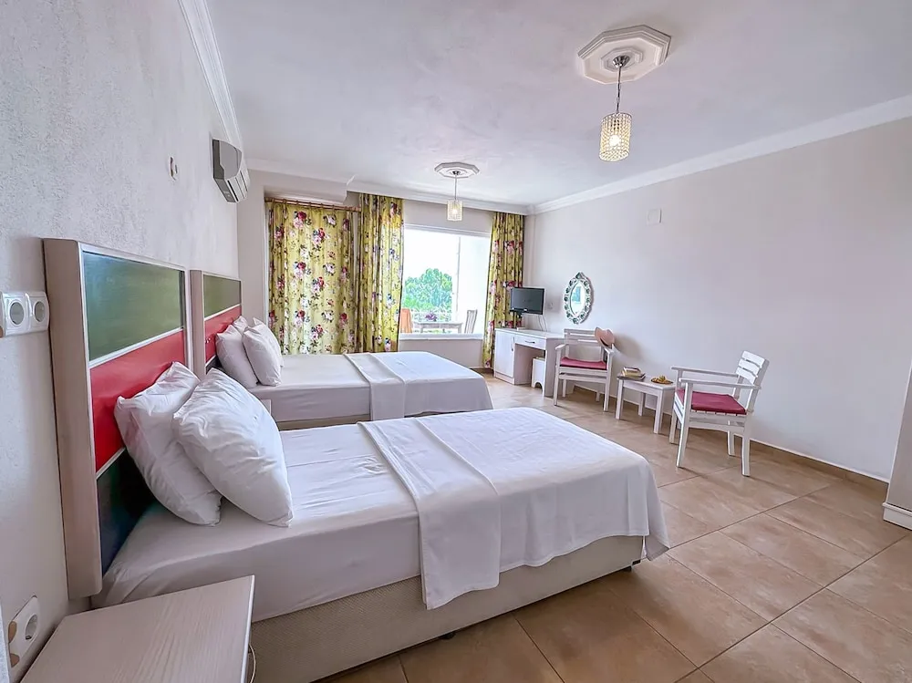 Standard Üç Kişilik Oda, Balkon, Deniz Manzaralı