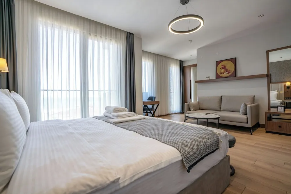 Standard Stüdyo, Şehir Manzaralı