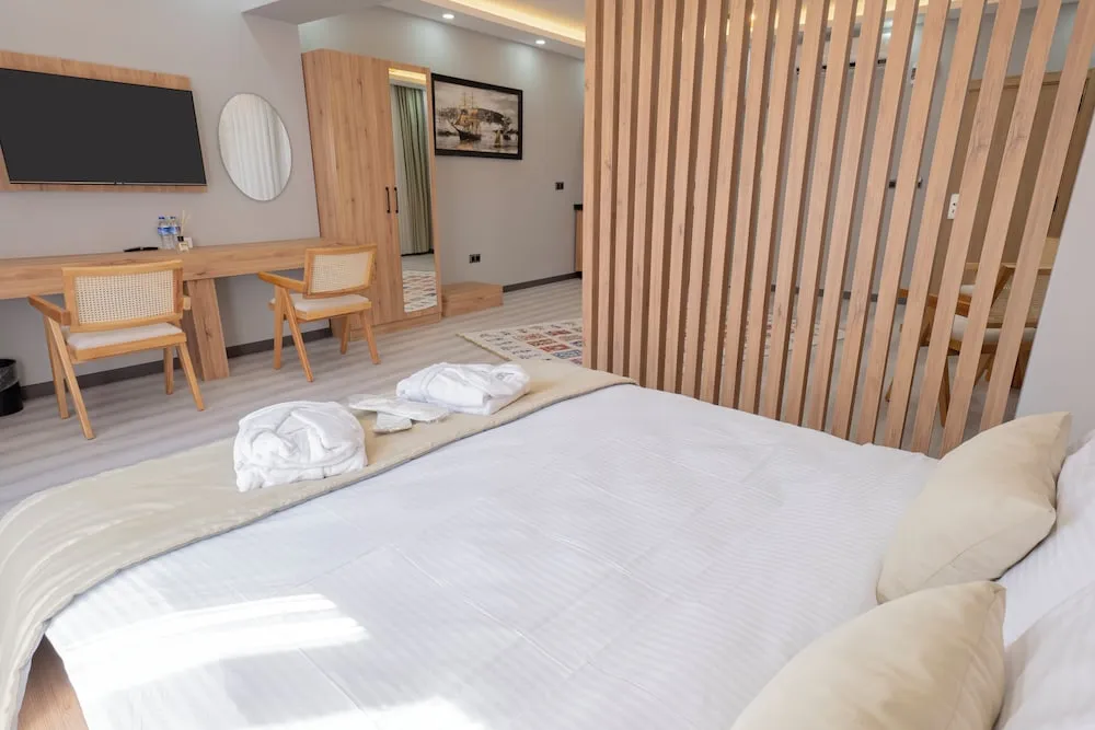 Premium Oda, 1 En Büyük (King) Boy Yatak