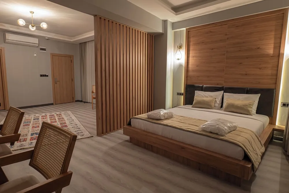 Premium Oda, 1 En Büyük (King) Boy Yatak