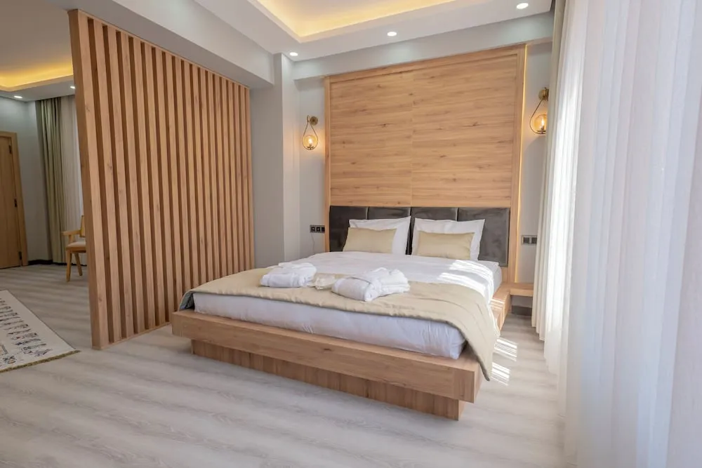 Premium Oda, 1 En Büyük (King) Boy Yatak