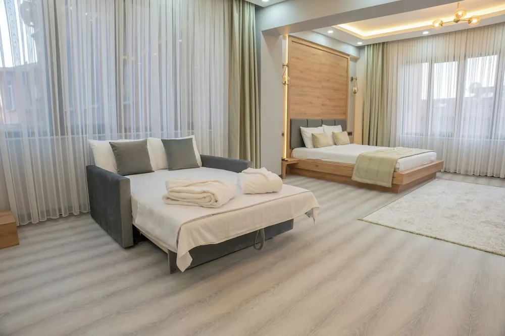 Premium Oda, 1 En Büyük (King) Boy Yatak