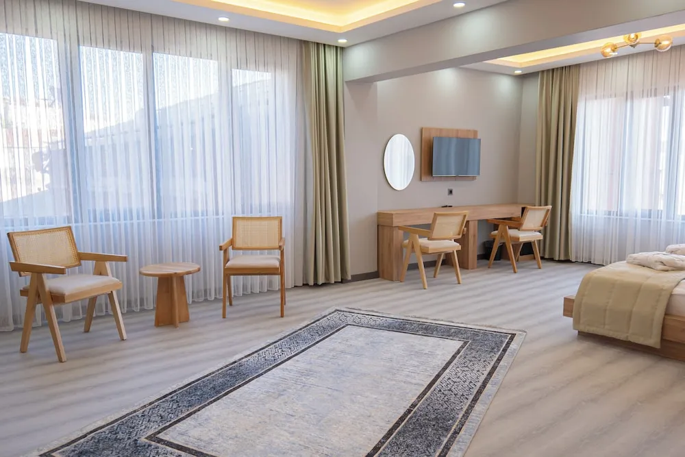 Premium Oda, 1 En Büyük (King) Boy Yatak