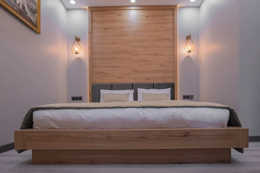 Standard Oda, 1 Büyük (Queen) Boy Yatak