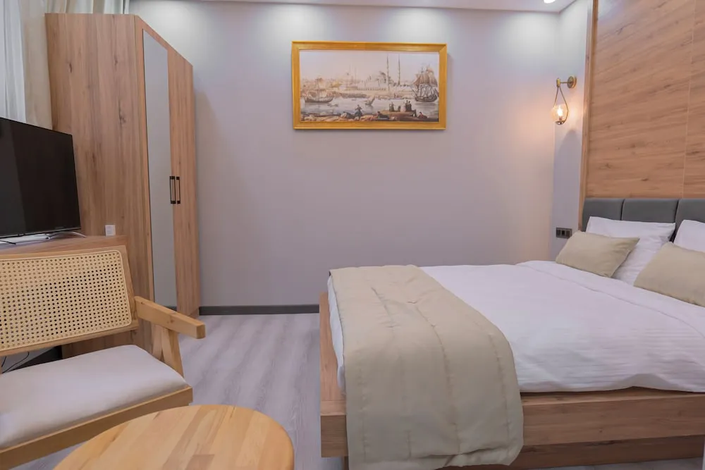 Standard Oda, 1 Büyük (Queen) Boy Yatak