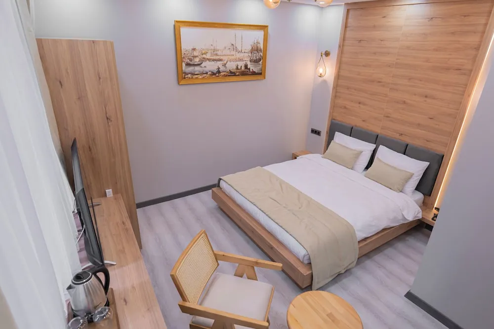 Standard Oda, 1 Büyük (Queen) Boy Yatak